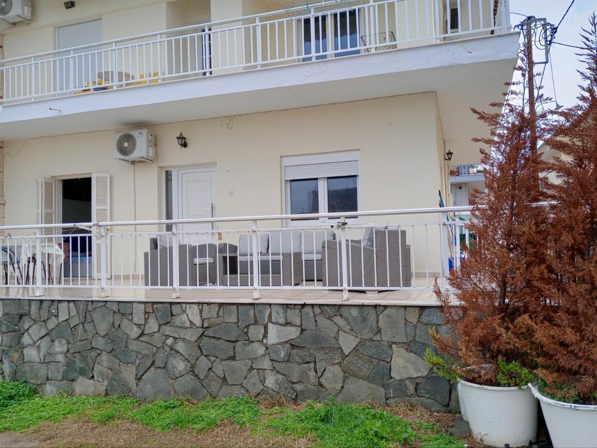 Irida Apartments Nea Skioni Exterior photo